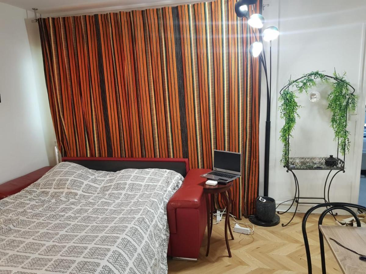 Pretty And Neat Bedroom In My Cosy Appartment. Puteaux Extérieur photo